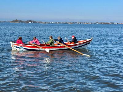 21-maart-in-de-geleende-skiff