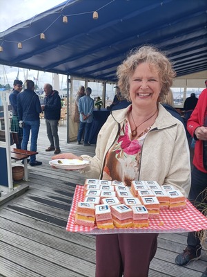 4-6-26-odile-met-taartjes
